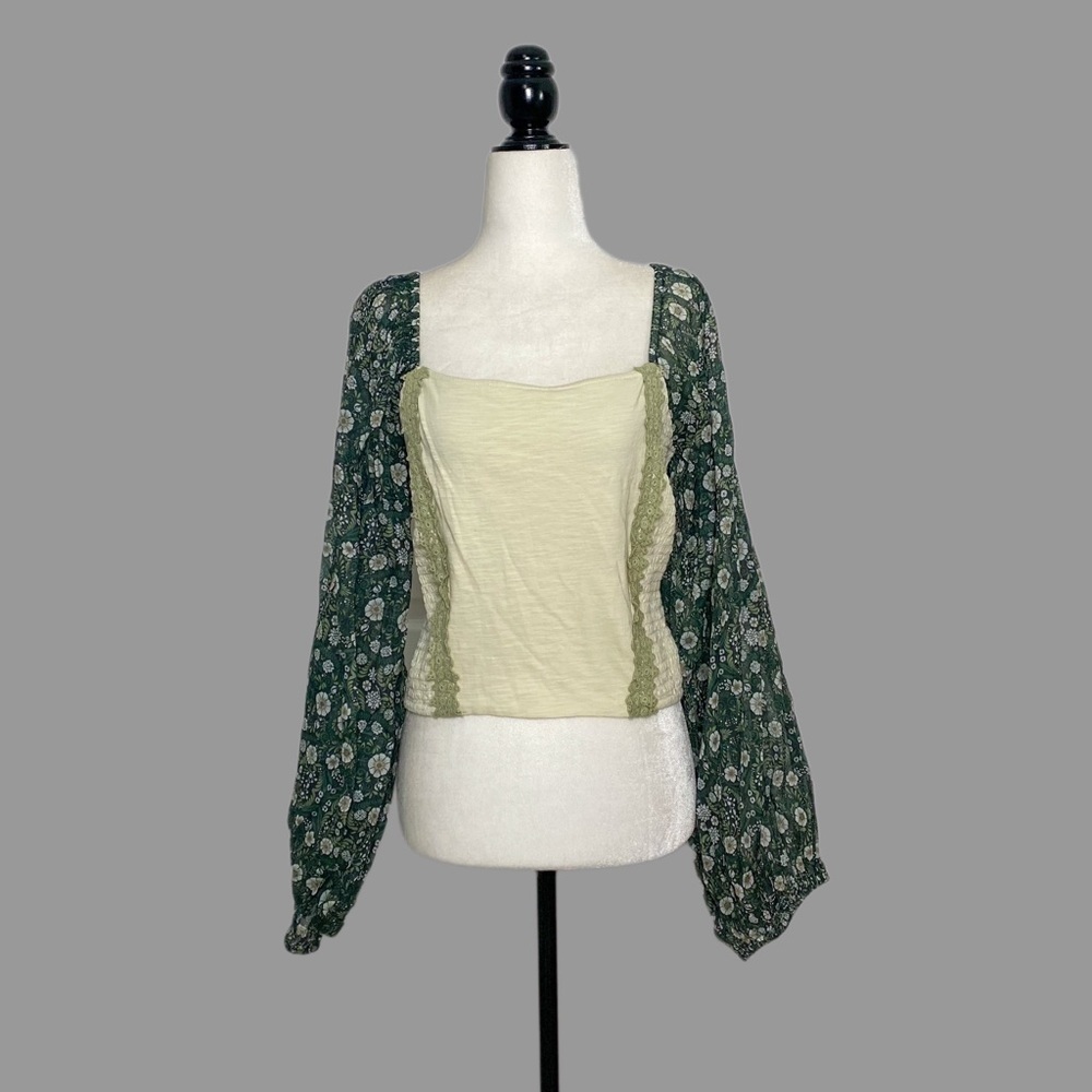 💛 L 💛 NWT Anthro Top Cropped Smocked Balloon Sleeves Lace Up Back Floral​